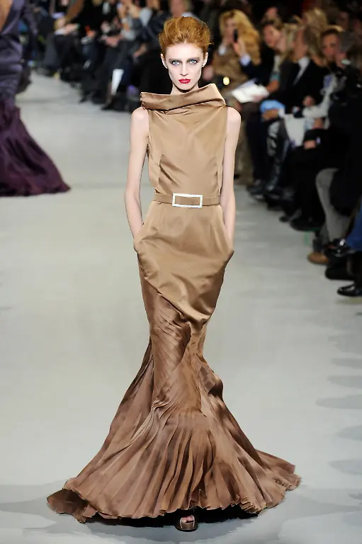 PAR207-FASHION-FRANCE-0126-11-JPG7543789156560079857