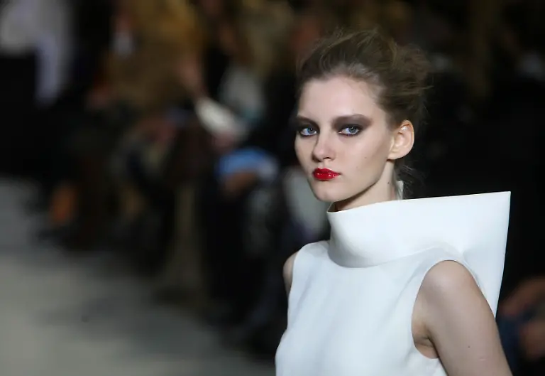 FRANCE-FASHION-PAR121-jpg7141262086103008929