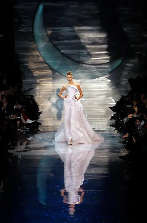 FRANCE-FASHION-XCE111-jpg1637350377035163024