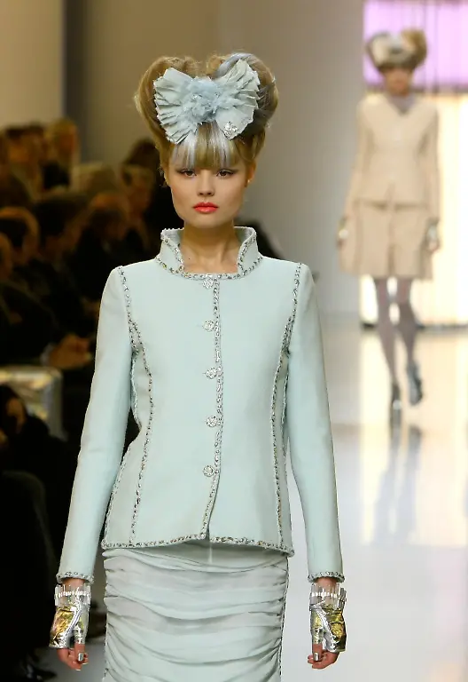 FRANCE-FASHION-PAR117-jpg2442297319514109971