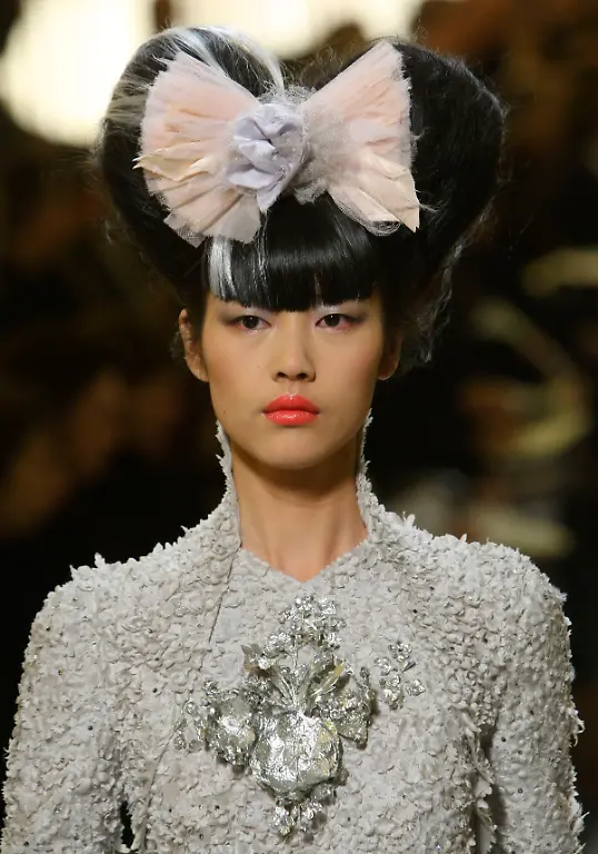 FRANCE-FASHION-PAR111-jpg8909791242877141250