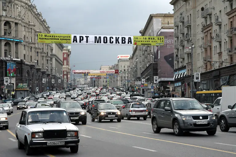 moskau-strassenverkehr