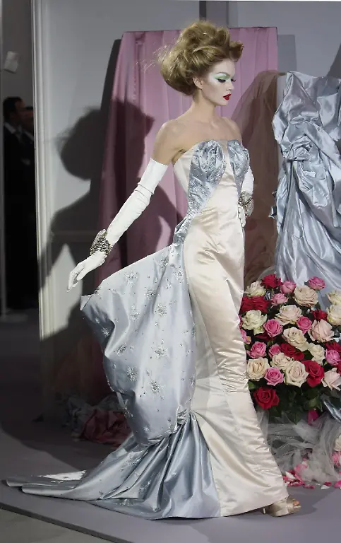 FRANCE-FASHION-XJB114-jpg4998110079972431526