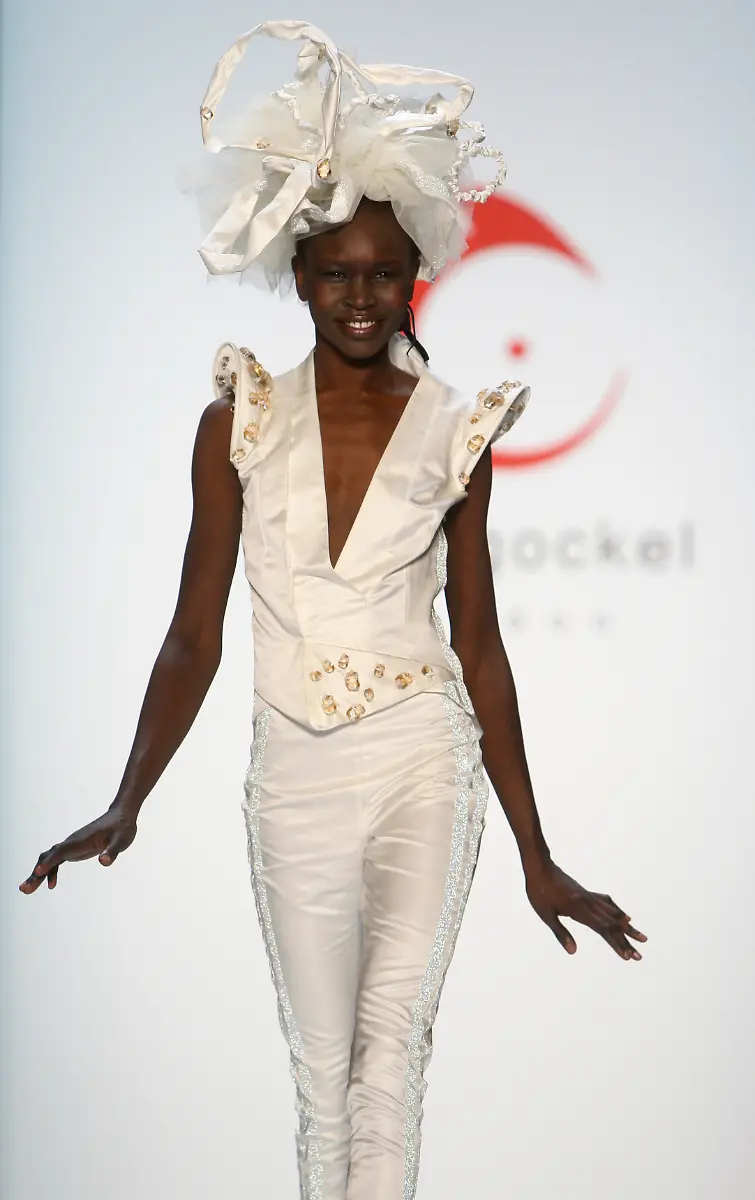 1264077896409-Germany-Fashion-Week-MSC104-jpg4692140694261247705