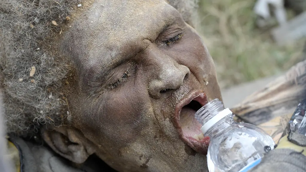 APTOPIX-HAITI-EARTHQUAKE-LON803-jpg7167828763499158474