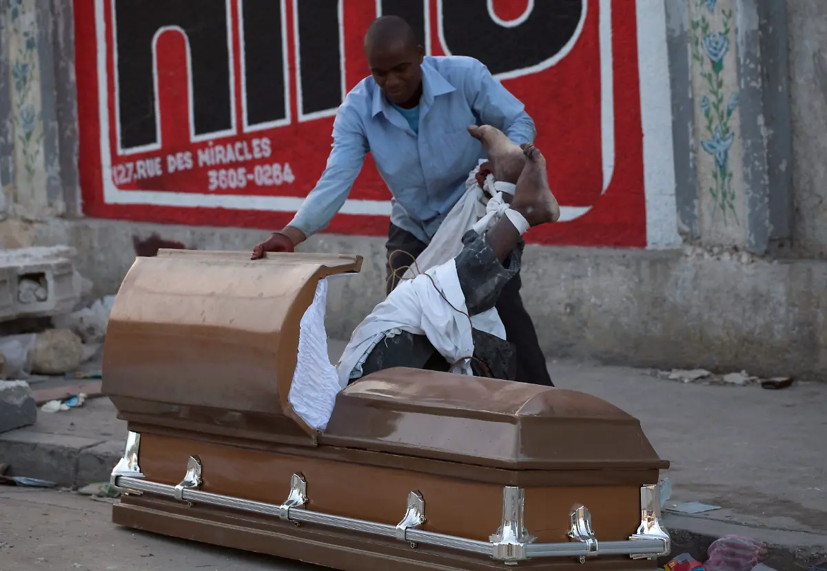 Haiti-Earthquake-XRE132-jpg3556888910663397319