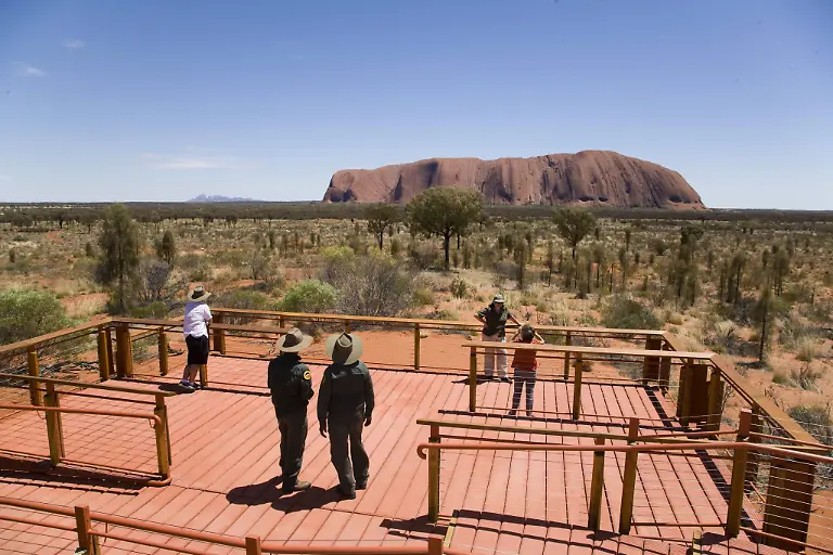 uluru-ayers-rock
