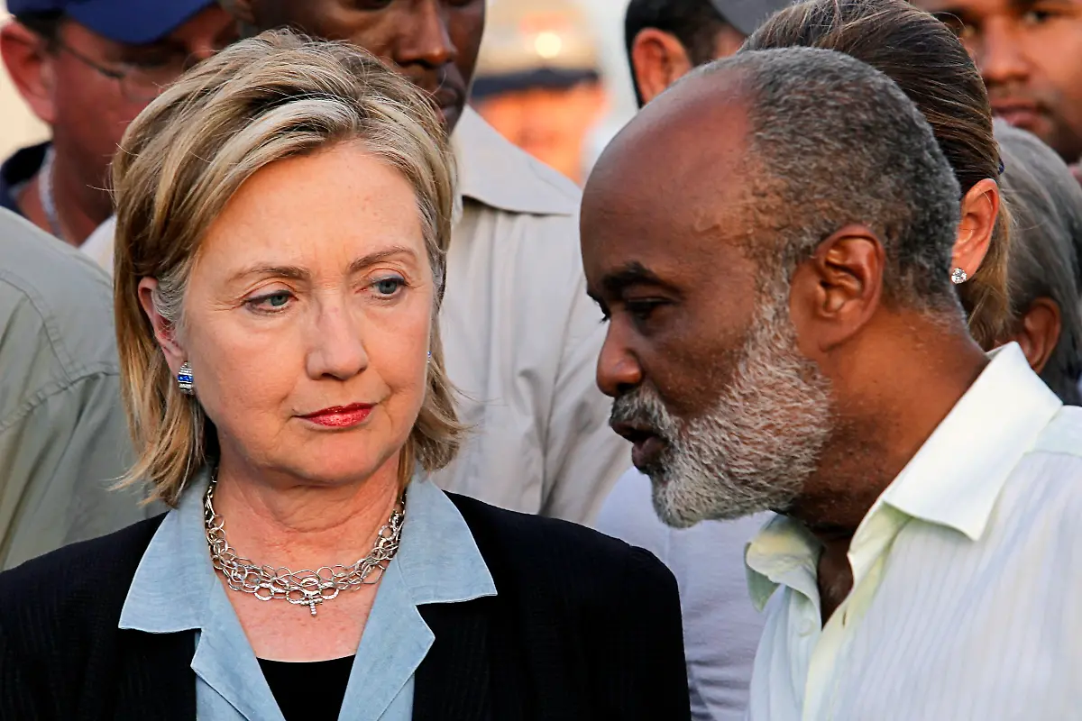 PAP30-QUAKE-HAITI-CLINTON-0116-11-JPG8898784050751366086