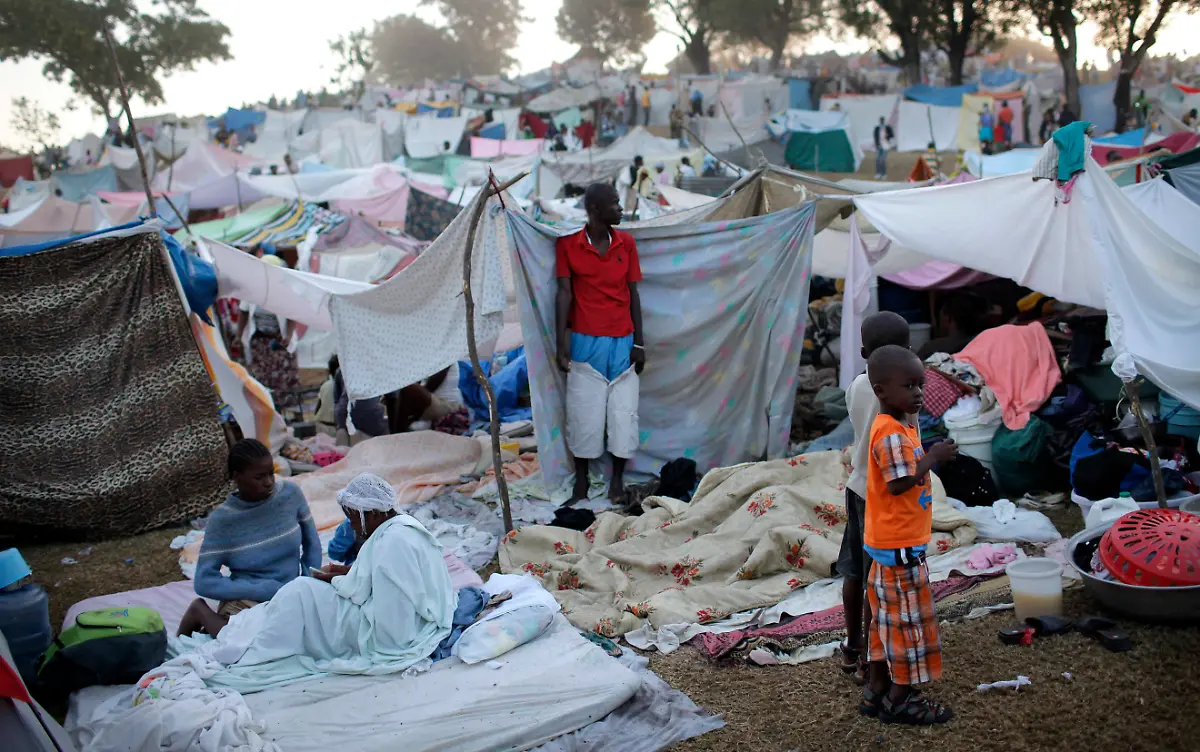 Haiti-Earthquake-XJH105-jpg9017783603923680237