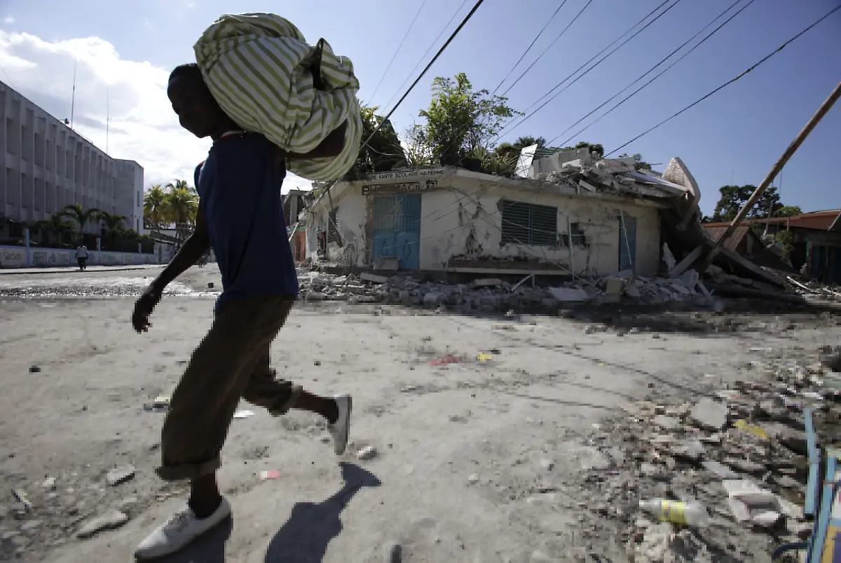 Haiti-Earthquake-PAPLS108-jpg7953825848945660621