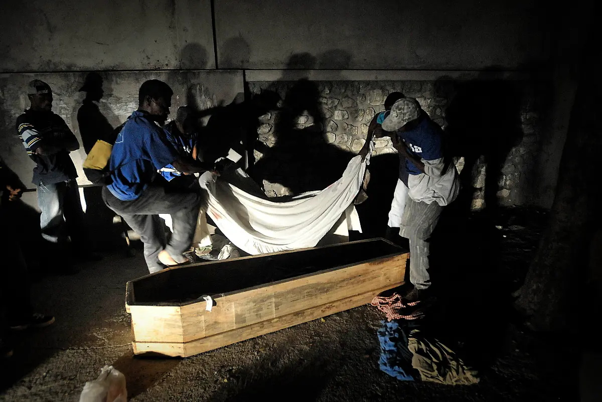 CORRECTION-Haiti-Earthquake-FLLAU102-jpg8005040250716285211