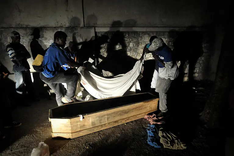 CORRECTION-Haiti-Earthquake-FLLAU102-jpg8005040250716285211