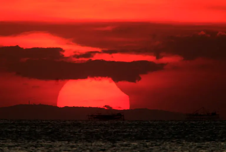 Philippines-Solar-Eclipse-XBM105-jpg2968348729337515171