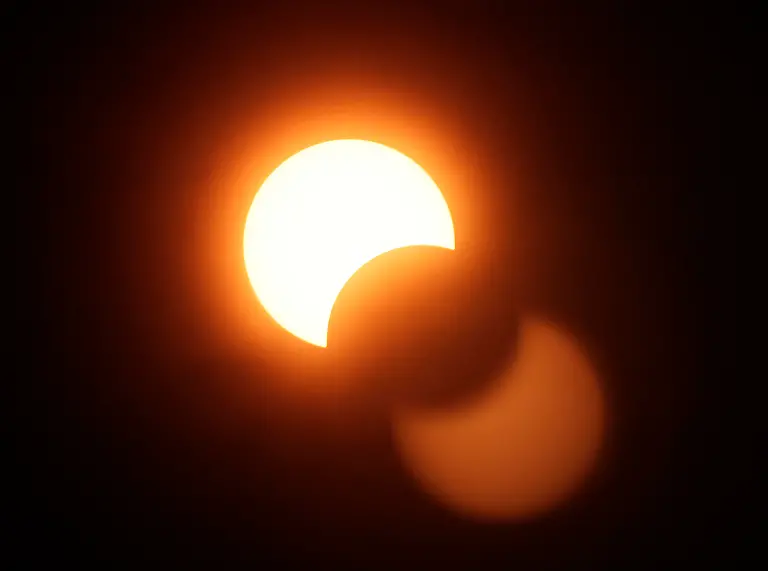 Thailand-Solar-Eclipse-SL102-jpg349615920695733959