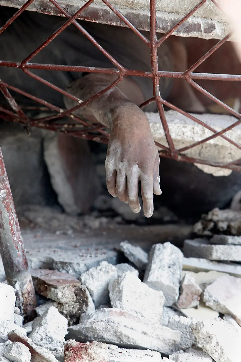 Haiti-Earthquake-FLMIH107-jpg3368246039621982670