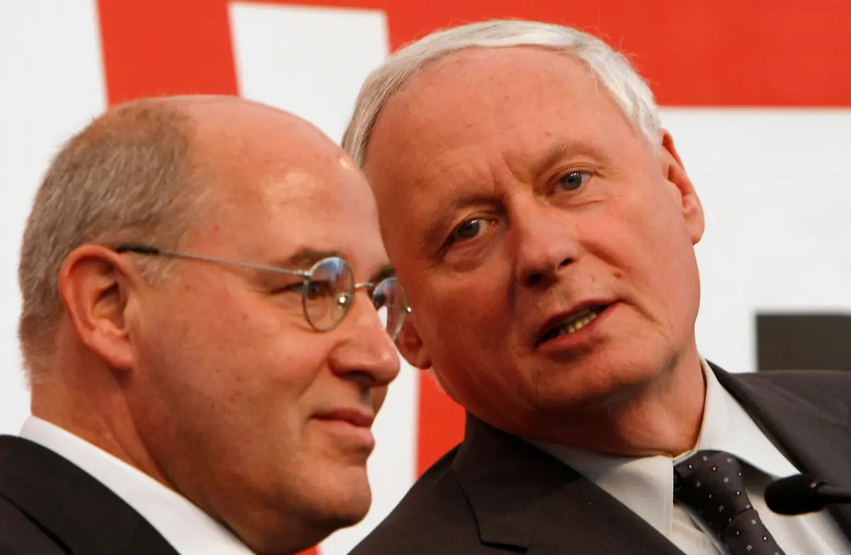 DEU-Linke-Lafontaine-Gysi-FRA101-jpg4040946935577671749