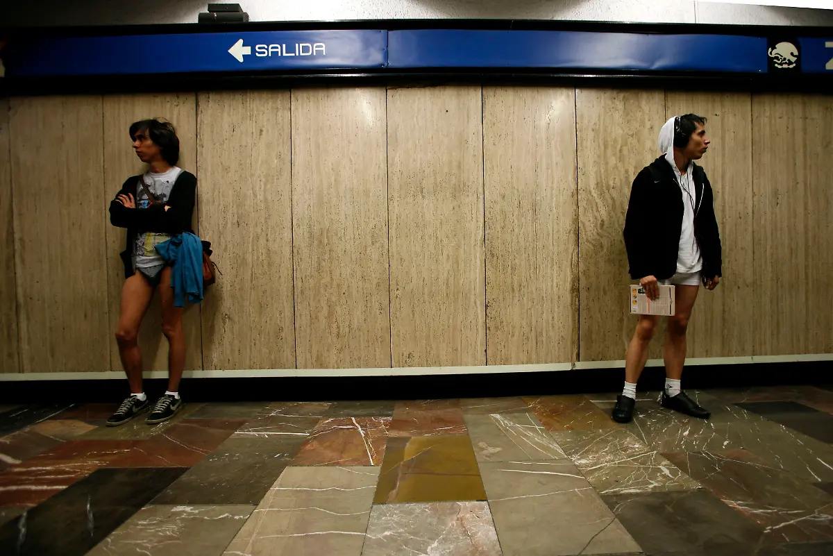 Mexico-No-Pants-Subway-Ride-MXMU101-jpg3459442732268721926