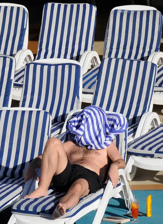 kreuzfahrt-sonnenbad