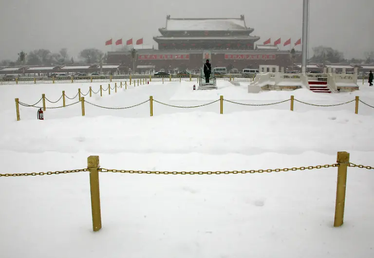 DBG204-CHINA-WEATHER-0103-11-JPG7091978974447682541