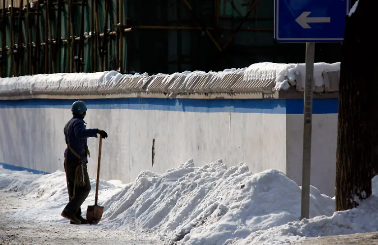 DBG203-CHINA-WEATHER-0104-11-JPG7904856392735750961