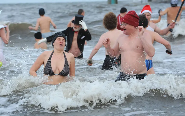 2of33014-jpg2132421642152439031