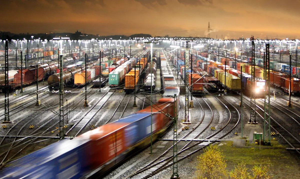 DEU-Bahn-Gueterverkehr-FRA108-jpg5663677058374748649