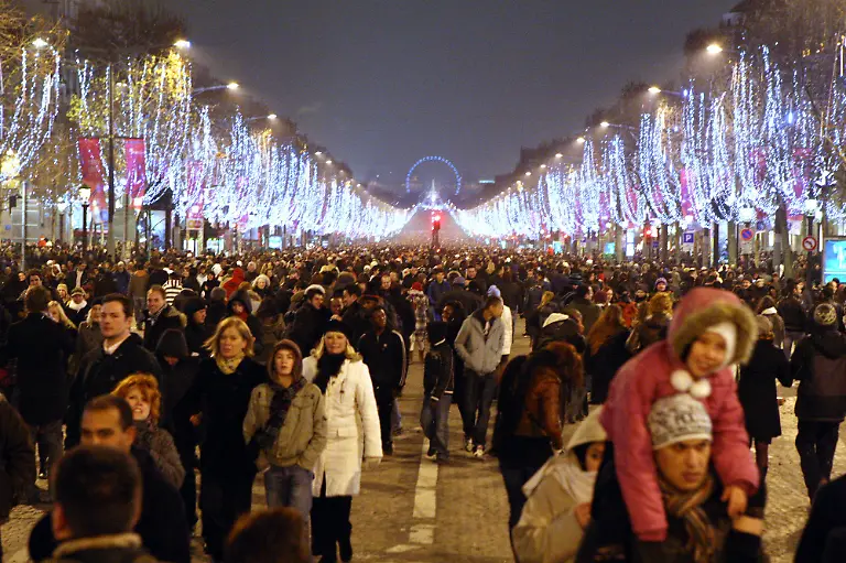 France-New-Year-DLM102-jpg8004144400963376695