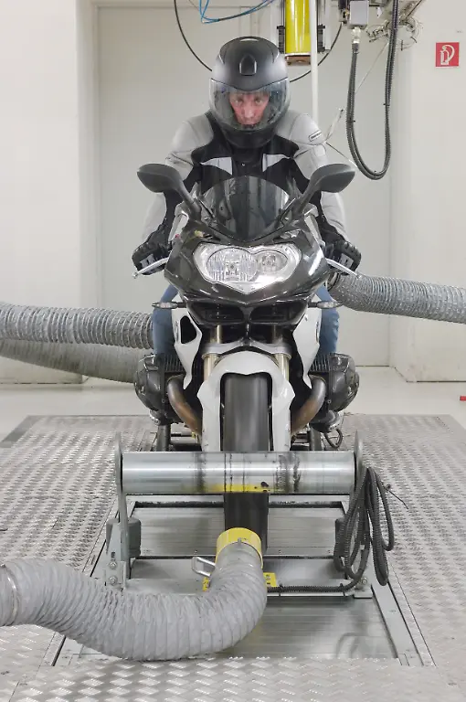 MEDIA-0805-AAZ-Rollenrpruefstand-5