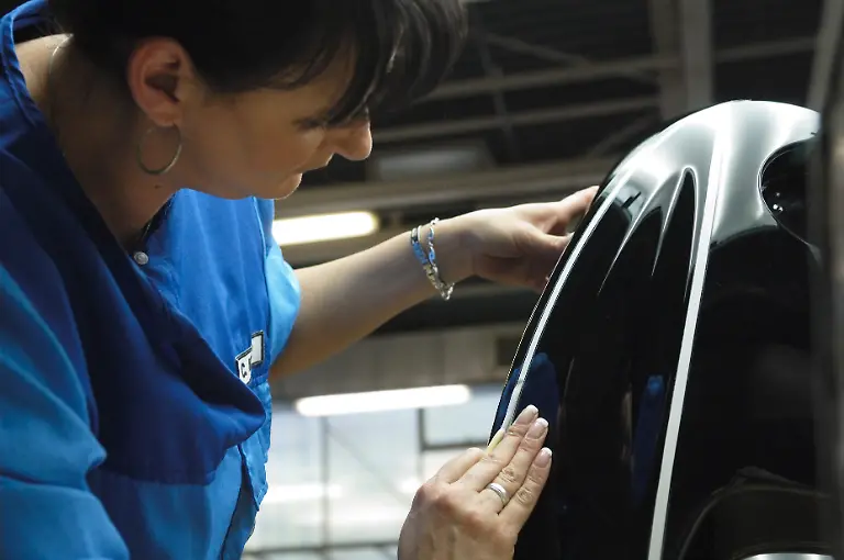 MEDIA-0805-Lack-1-Linierung-1