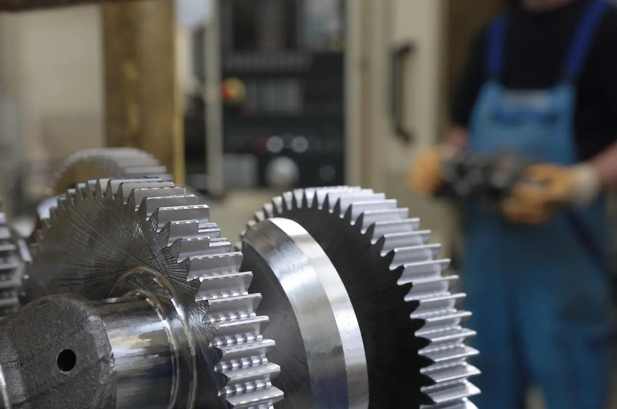 MEDIA-0805-Mechanische-Fertigung-Kurbelwelle-1