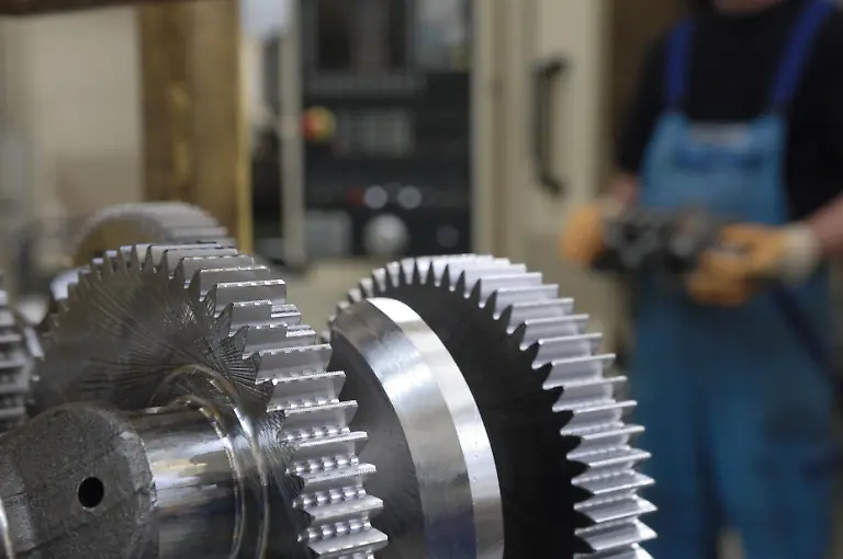 MEDIA-0805-Mechanische-Fertigung-Kurbelwelle-1