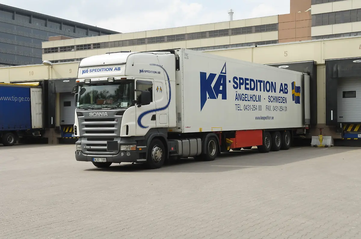 MEDIA-0805-Physische-Logistik-LKW-s-1