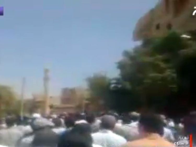 Demonstranten in Deir Essor.