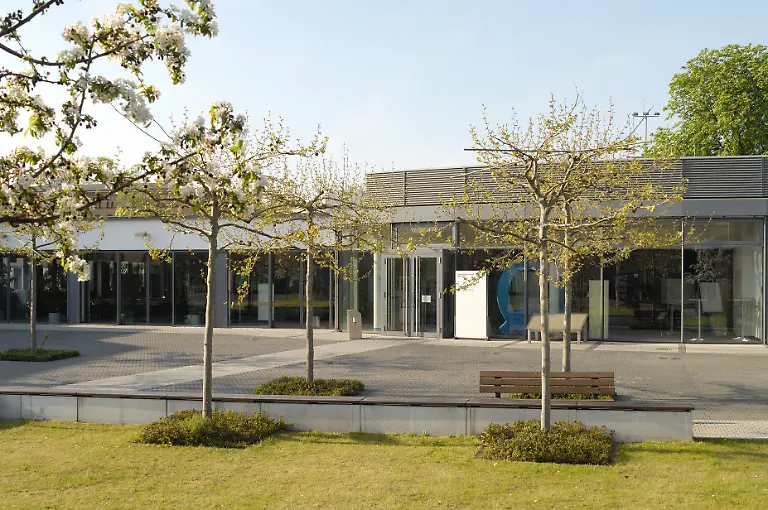 MEDIA-0805-CommCenter