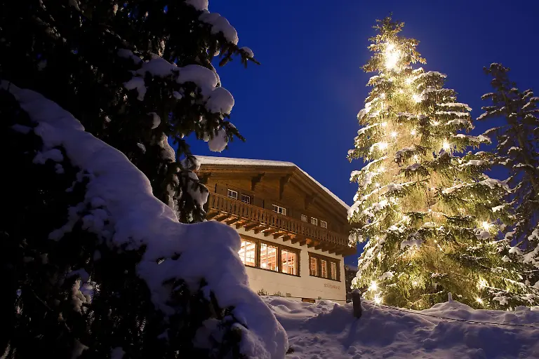 2o7v2157-jpg6974870654688935216