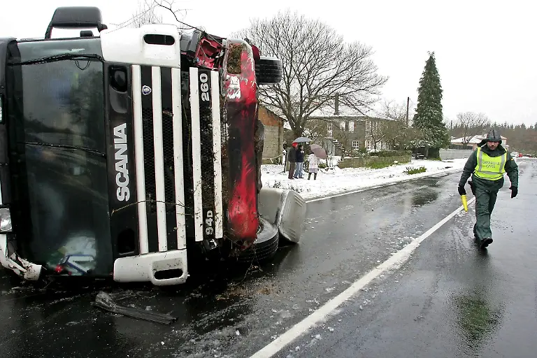 2o5v0413-jpg4105157314674362706