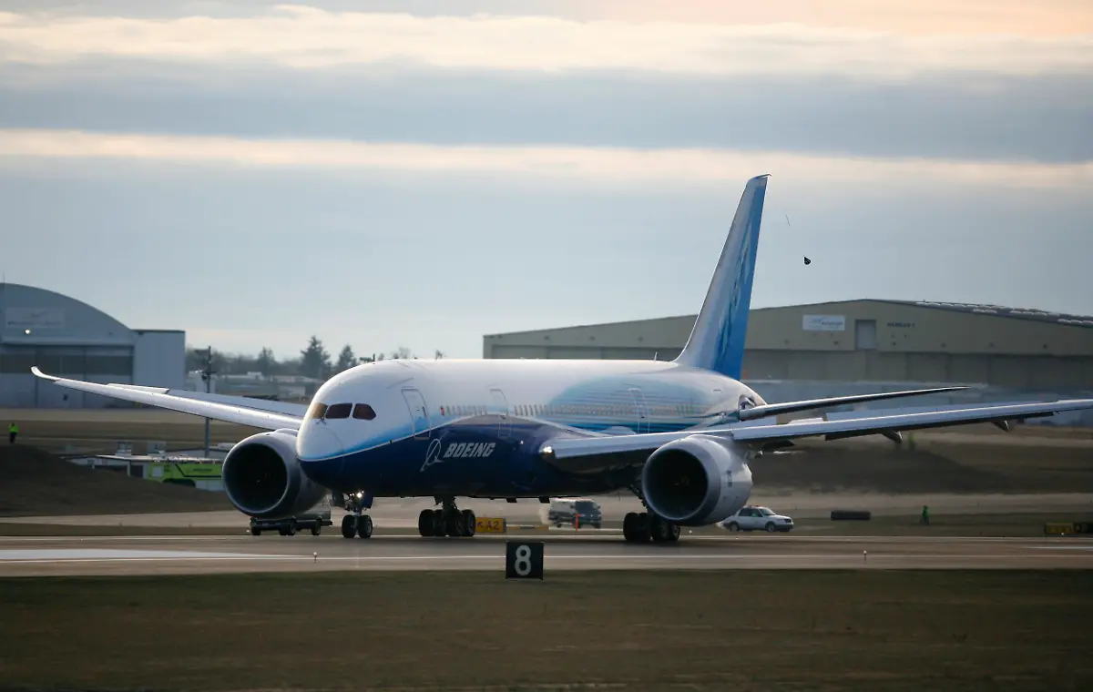 Dreamliner-WASEA102-jpg553098032555968242