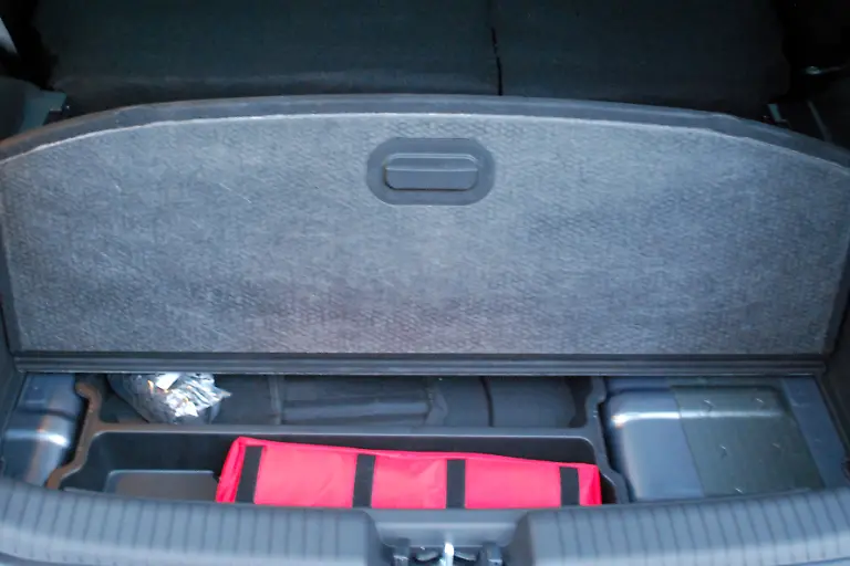 Kia-Venga-2009-12-12-12-07-02-17