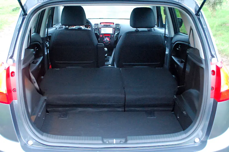 Kia-Venga-2009-12-12-12-07-02-16