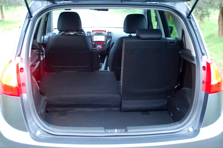 Kia-Venga-2009-12-12-12-07-02-15