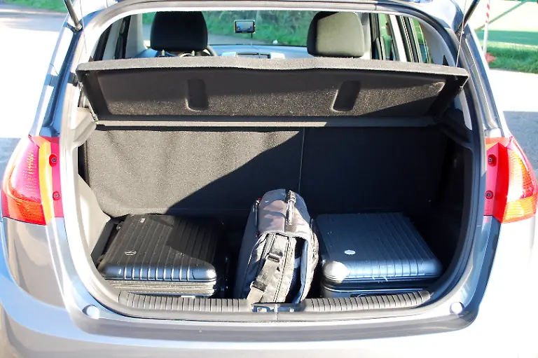 Kia-Venga-2009-12-12-12-07-01-19