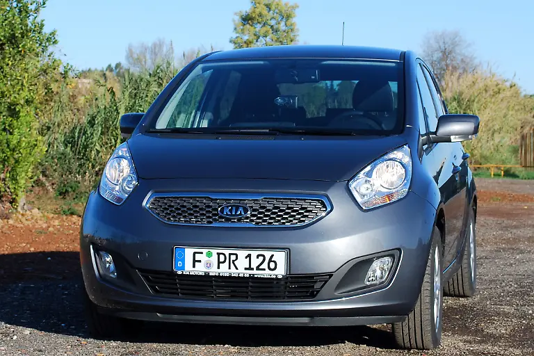 Kia-Venga-2009-12-12-12-06-59-04