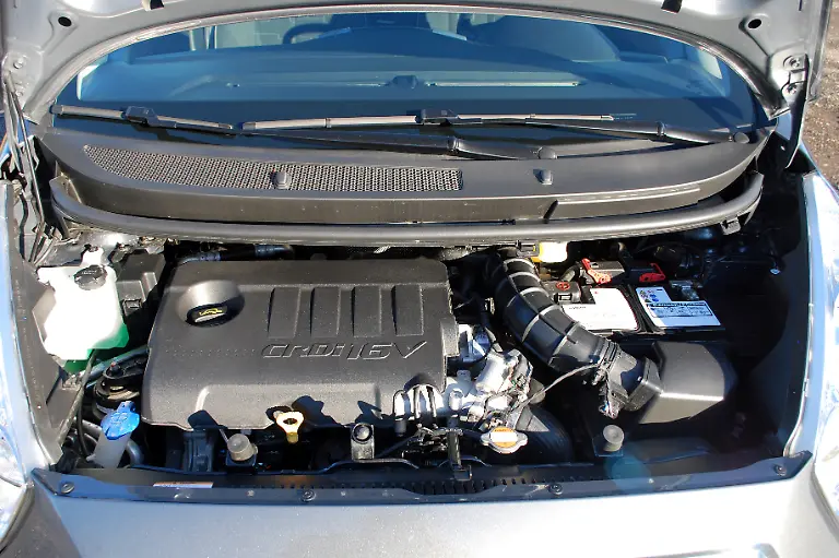 Kia-Venga-2009-12-12-12-06-59-06