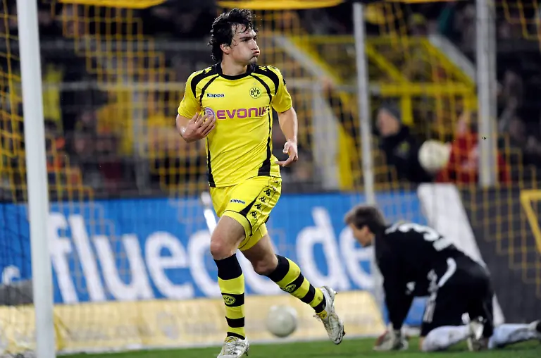 Germany-Soccer-Bundesliga-MME110-jpg5430696138698849782