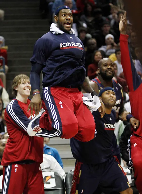 APTOPIX-Cavaliers-Bucks-Basketball-WIMG105-jpg6190861806868591453