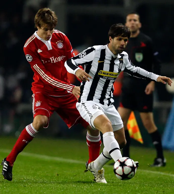 SRE110-SOCCER-CHAMPIONS-1208-11-JPG745596620363304418