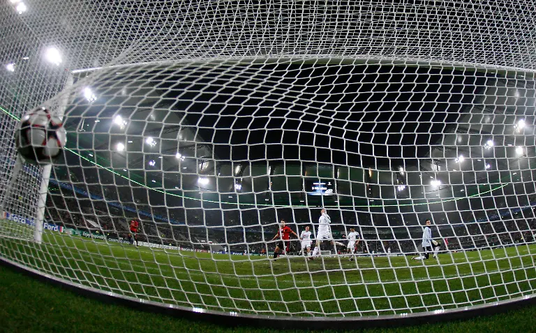 EIS14-SOCCER-CHAMPIONS-1208-11-JPG7616546119707546911