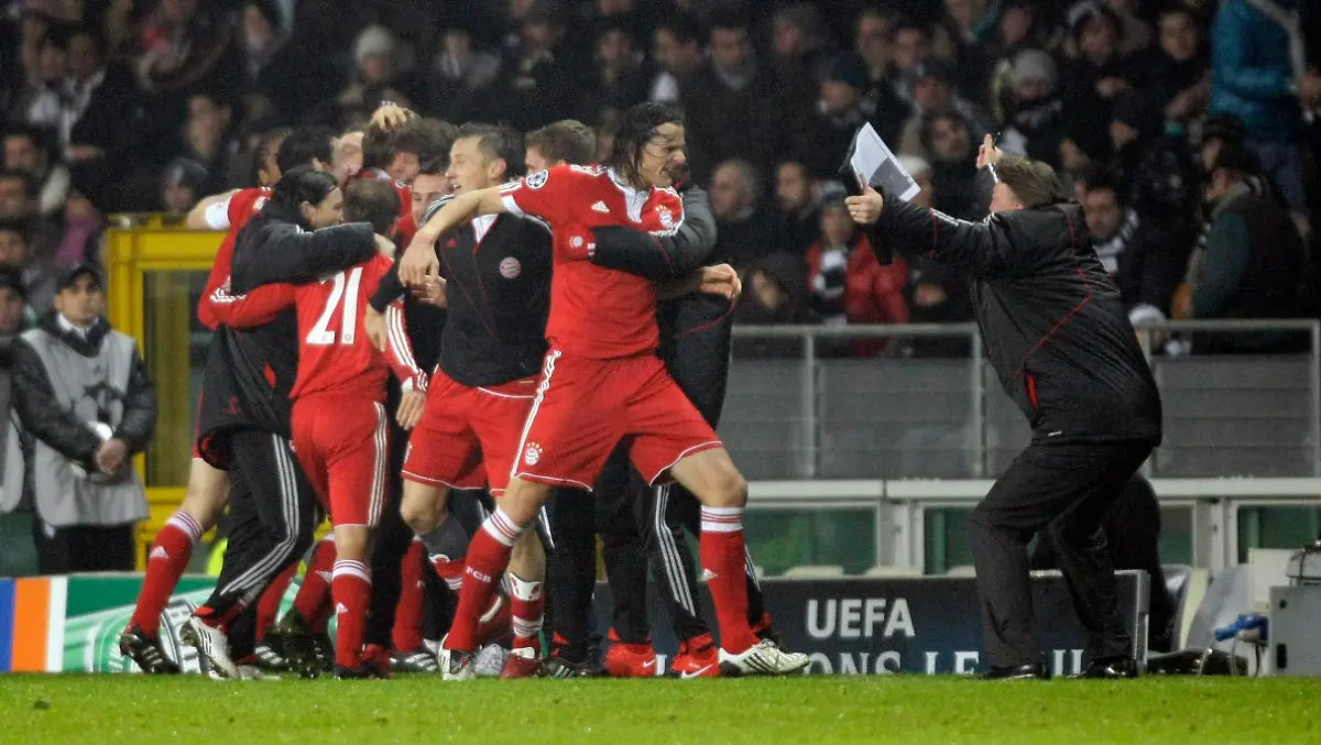 MDA13-SOCCER-CHAMPIONS-1208-11-JPG6343514976767948081