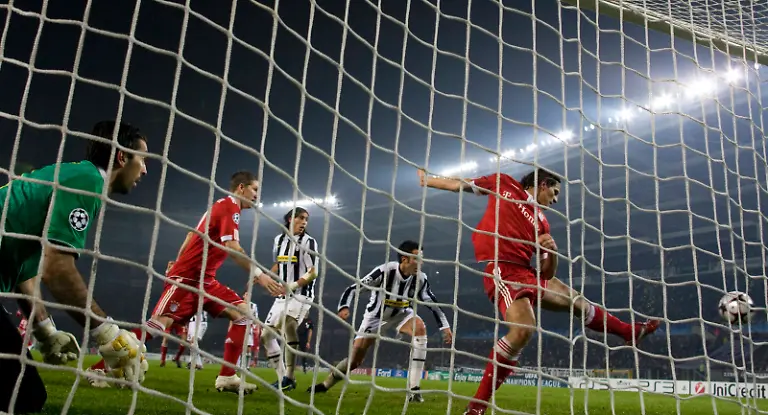 ASB523-SOCCER-CHAMPIONS-1208-11-JPG3760398825762044832