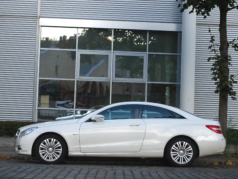 Mercedes-E-Klasse-Coupe-13-10-2009-17-48-50